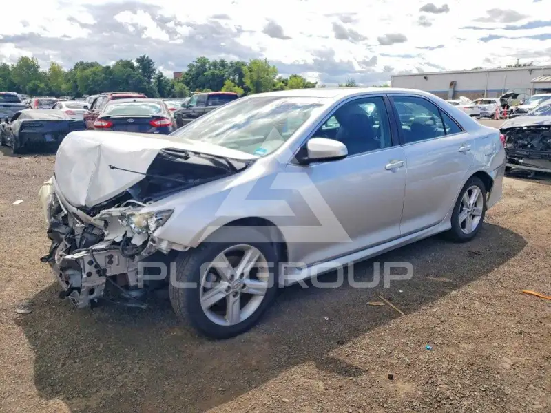 2012 Toyota CAMRY фото