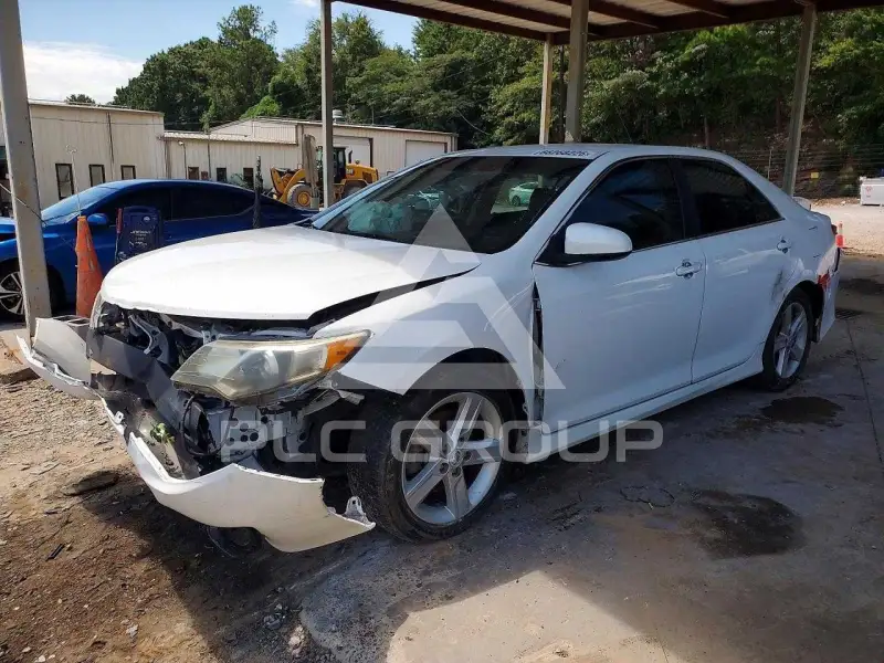 2012 Toyota CAMRY фото