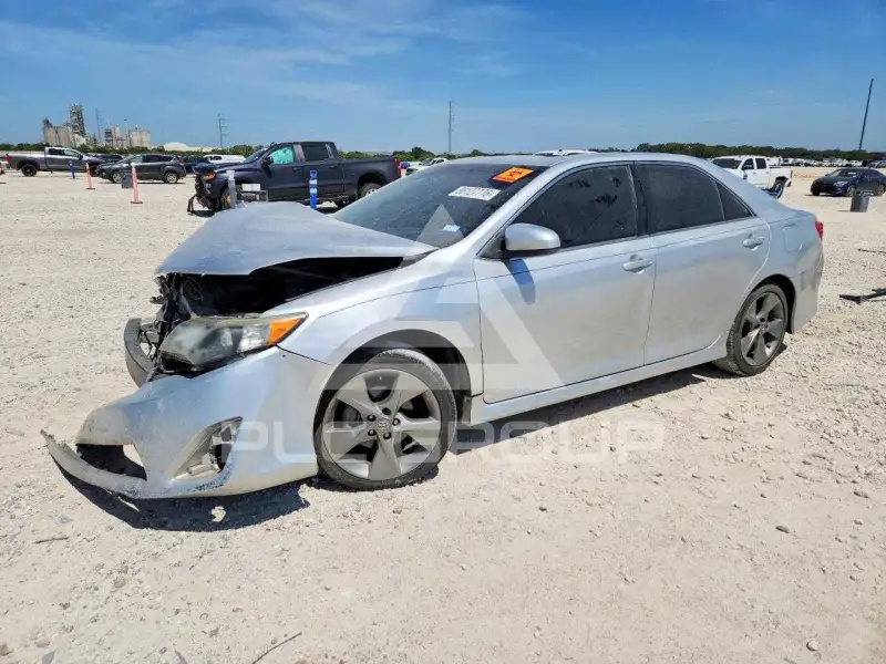 2012 Toyota CAMRY фото