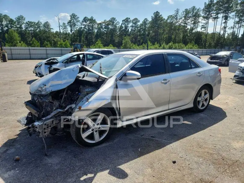2012 Toyota CAMRY фото