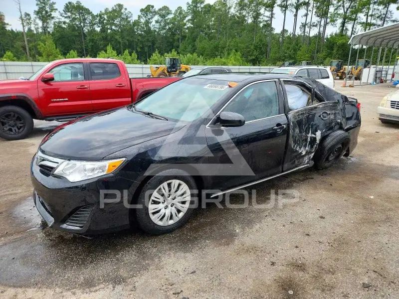 2012 Toyota CAMRY фото