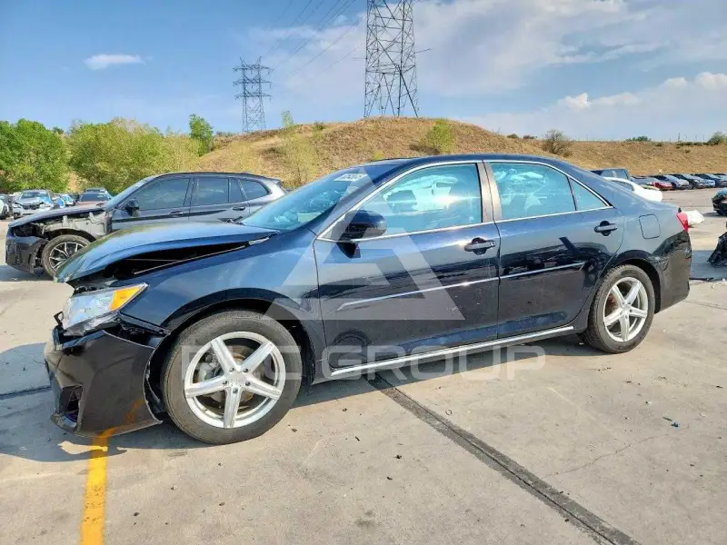2012 Toyota CAMRY фото
