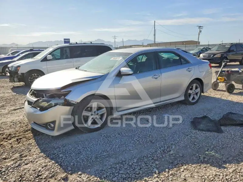 2012 Toyota CAMRY фото