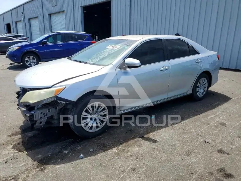 2012 Toyota CAMRY фото
