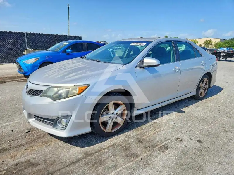 2012 Toyota CAMRY фото
