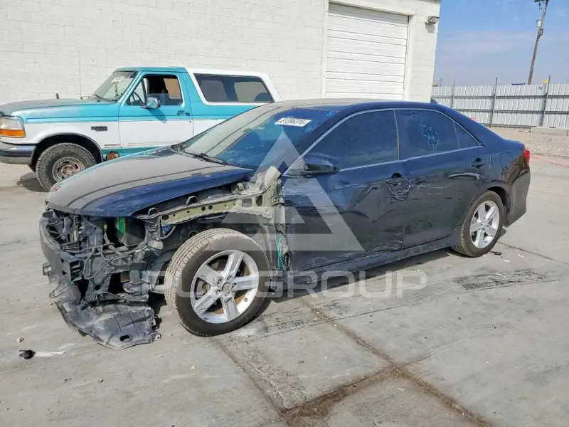 2012 Toyota CAMRY фото