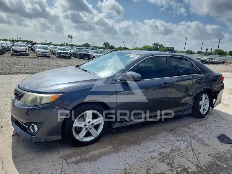 2012 Toyota CAMRY фото