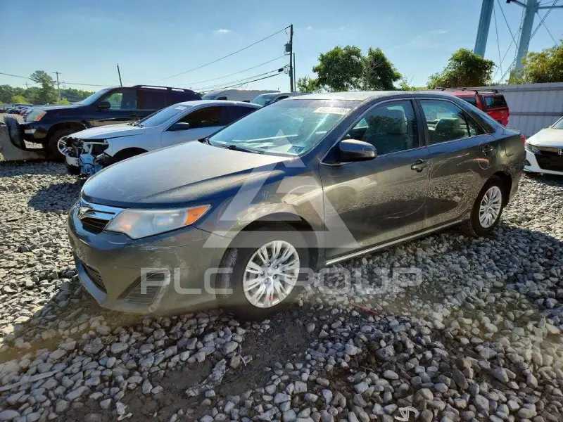 2012 Toyota CAMRY фото