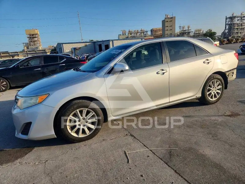 2012 Toyota CAMRY фото