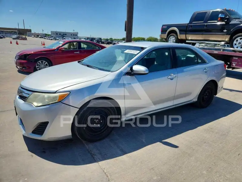 2012 Toyota CAMRY фото