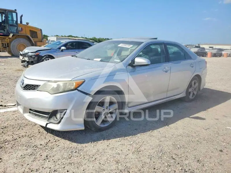 2012 Toyota CAMRY фото