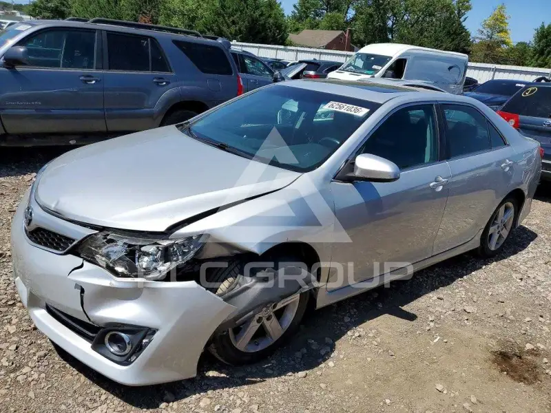 2012 Toyota CAMRY фото
