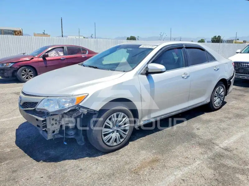 2012 Toyota CAMRY фото