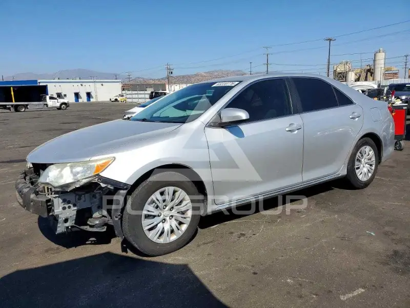 2012 Toyota CAMRY фото