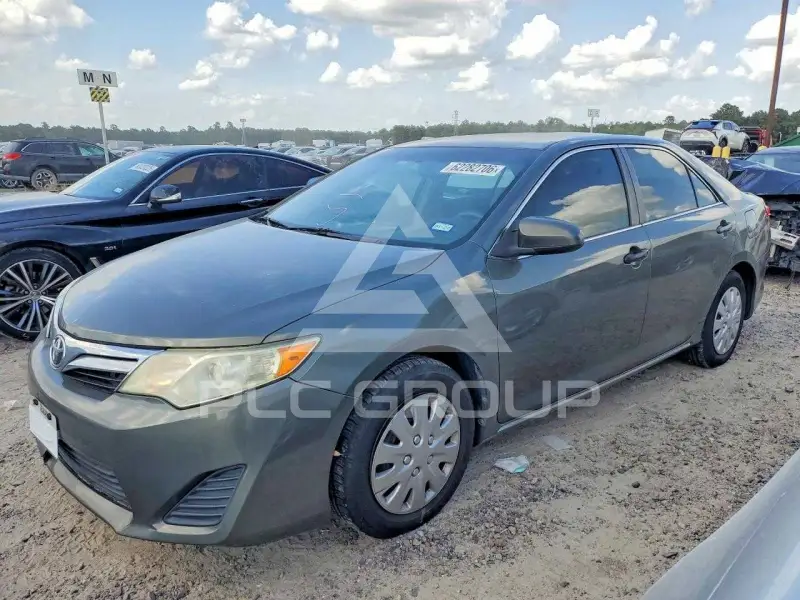 2012 Toyota CAMRY фото