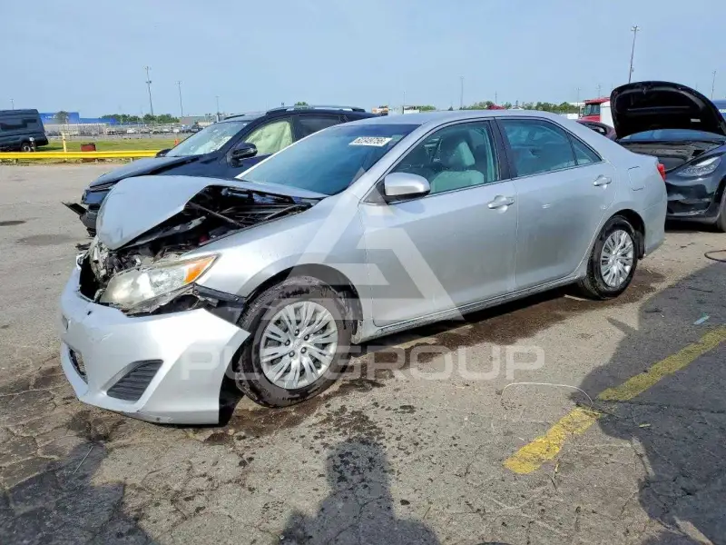 2012 Toyota CAMRY фото