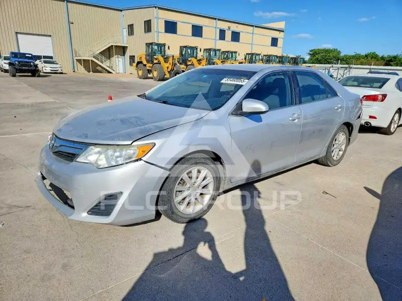 2012 Toyota CAMRY фото