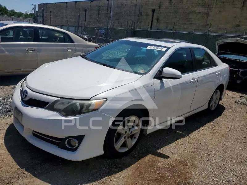 2012 Toyota CAMRY фото