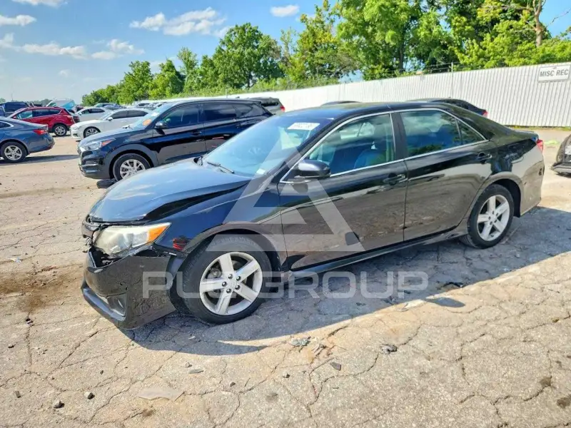 2012 Toyota CAMRY фото