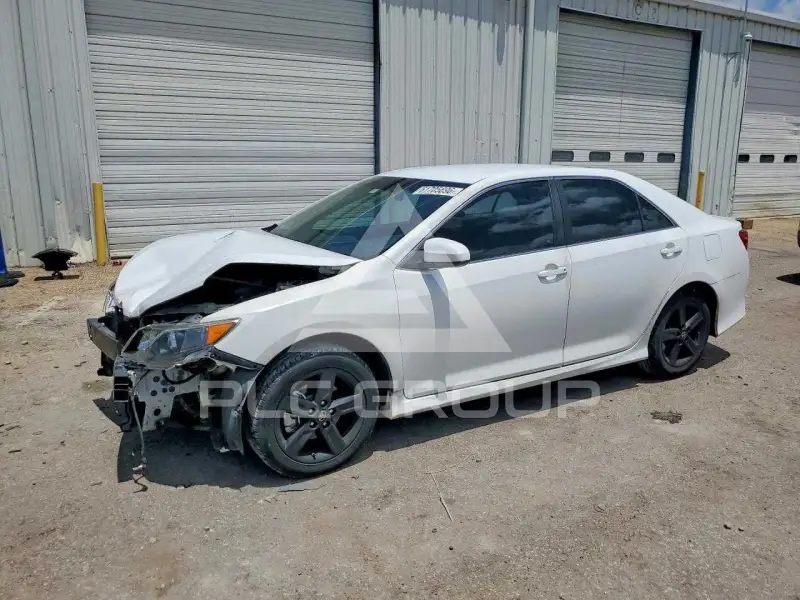 2012 Toyota CAMRY фото