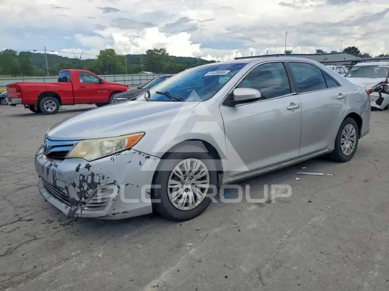 2012 Toyota CAMRY фото