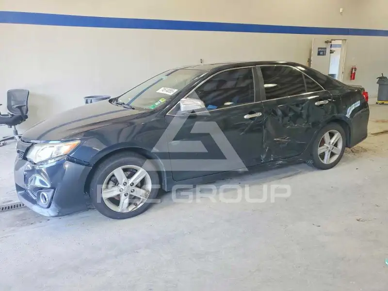 2012 Toyota CAMRY фото