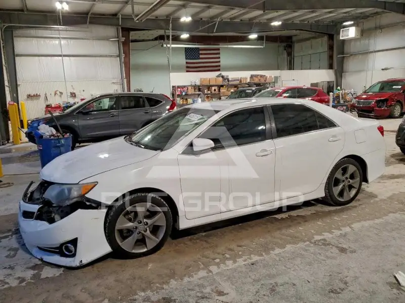 2012 Toyota CAMRY photo