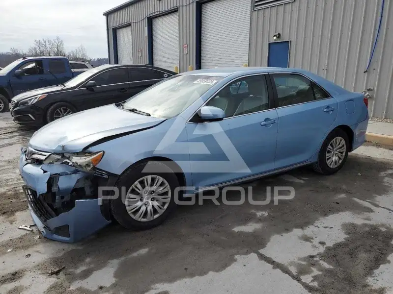 2012 Toyota CAMRY фото