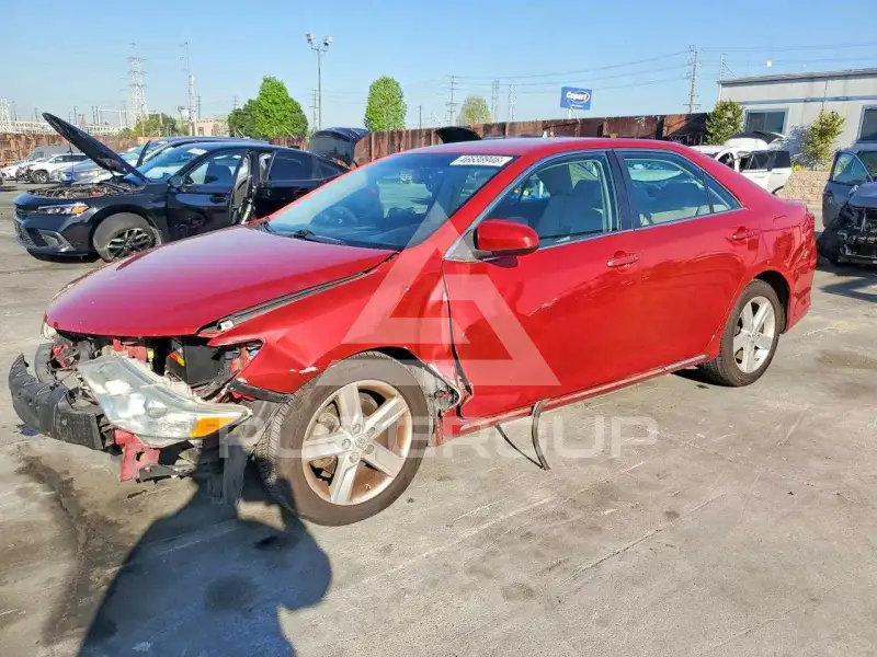 2012 Toyota CAMRY фото