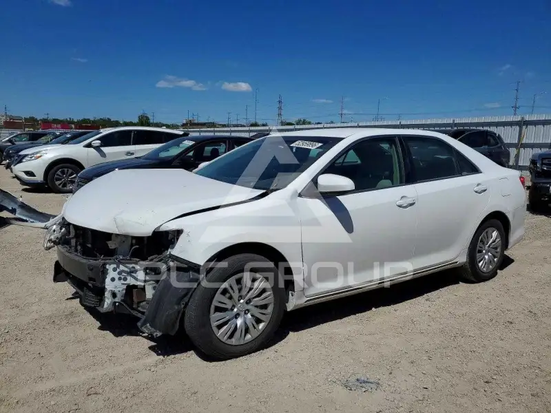 2012 Toyota CAMRY фото