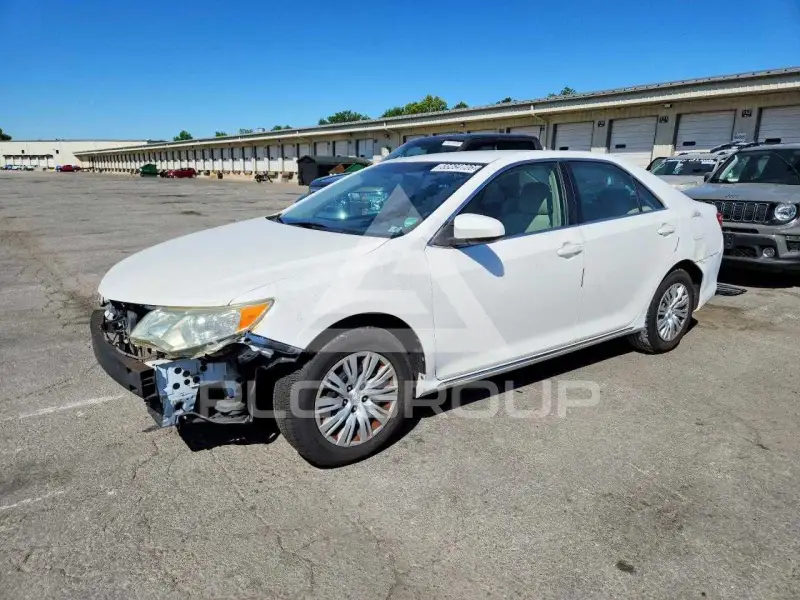 2012 Toyota CAMRY фото