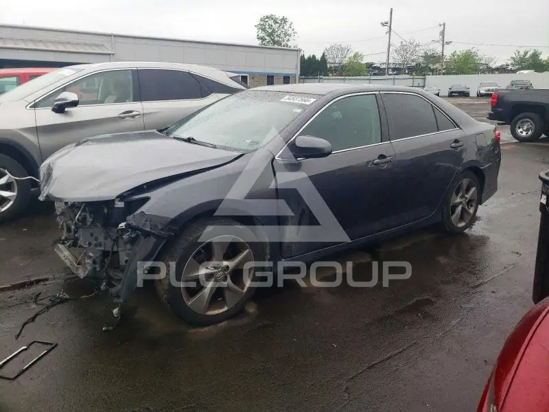 2012 Toyota CAMRY фото