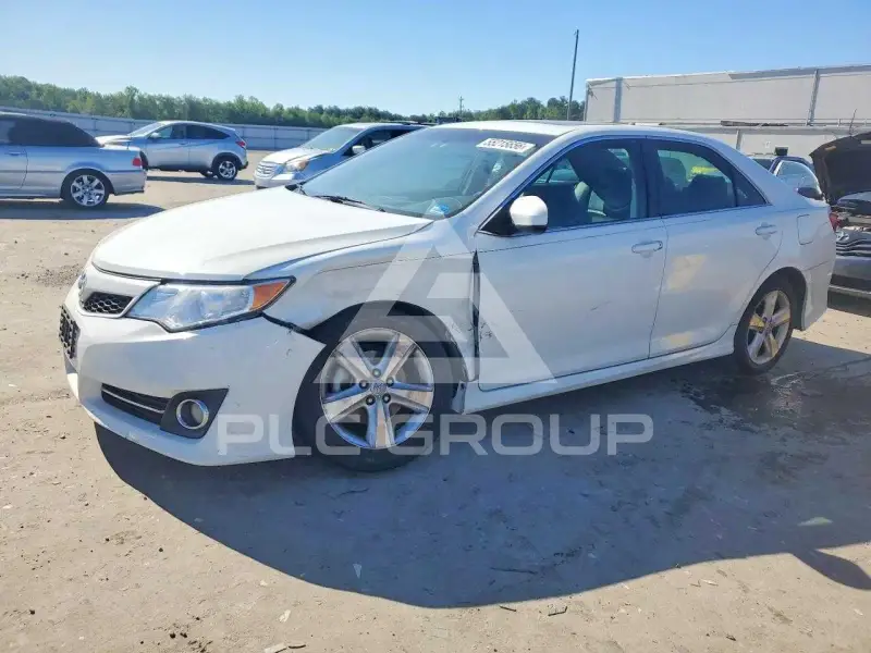 2012 Toyota CAMRY фото