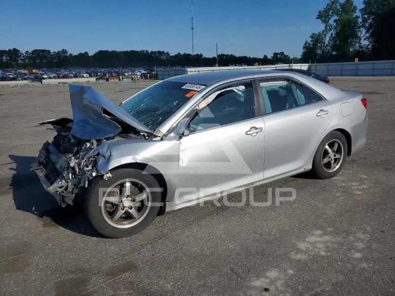 2012 Toyota CAMRY фото