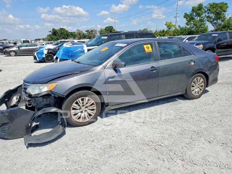 2012 Toyota CAMRY фото