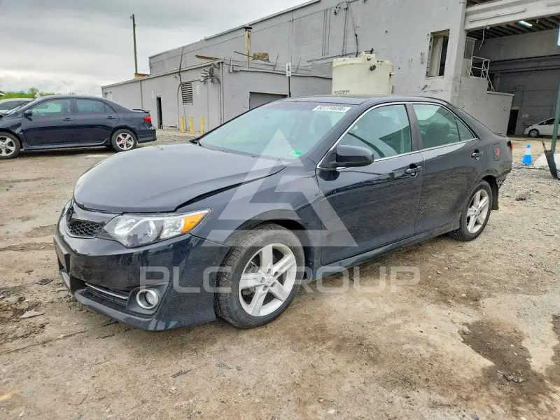 2012 Toyota CAMRY photo