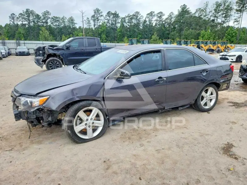 2012 Toyota CAMRY фото