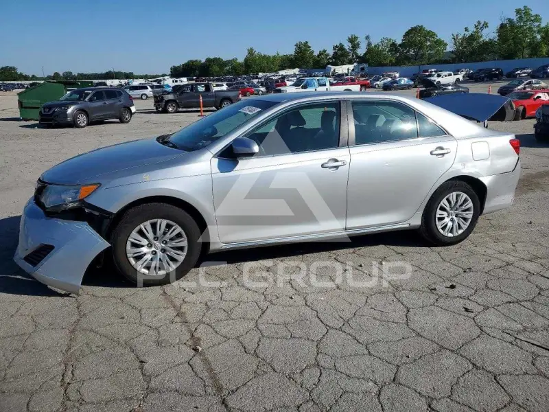 2012 Toyota CAMRY фото