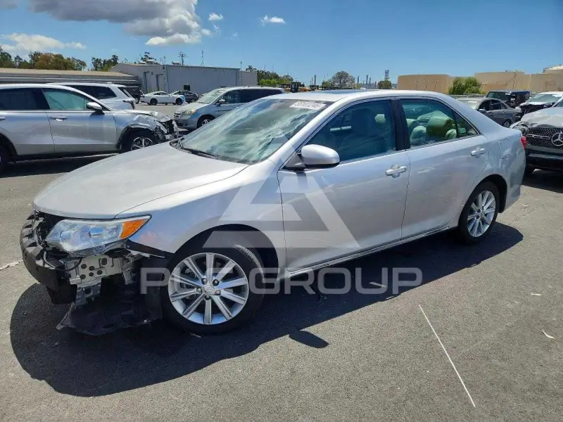 2012 Toyota CAMRY фото