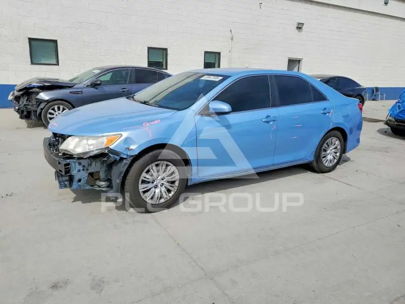 2012 Toyota CAMRY фото