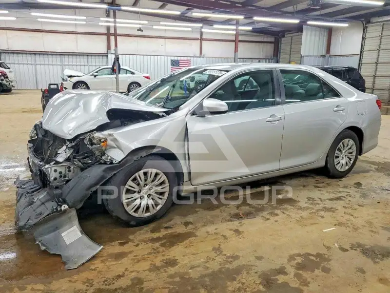 2012 Toyota CAMRY фото