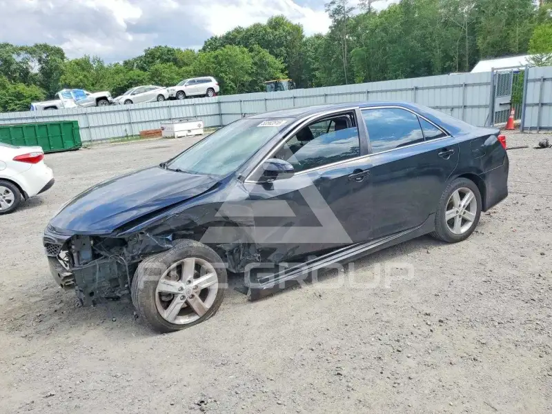 2012 Toyota CAMRY фото