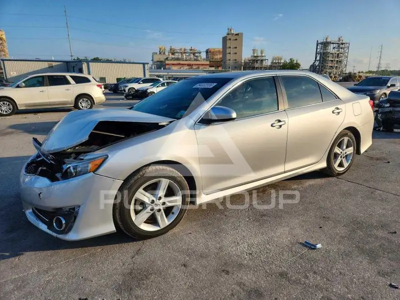 2012 Toyota CAMRY фото