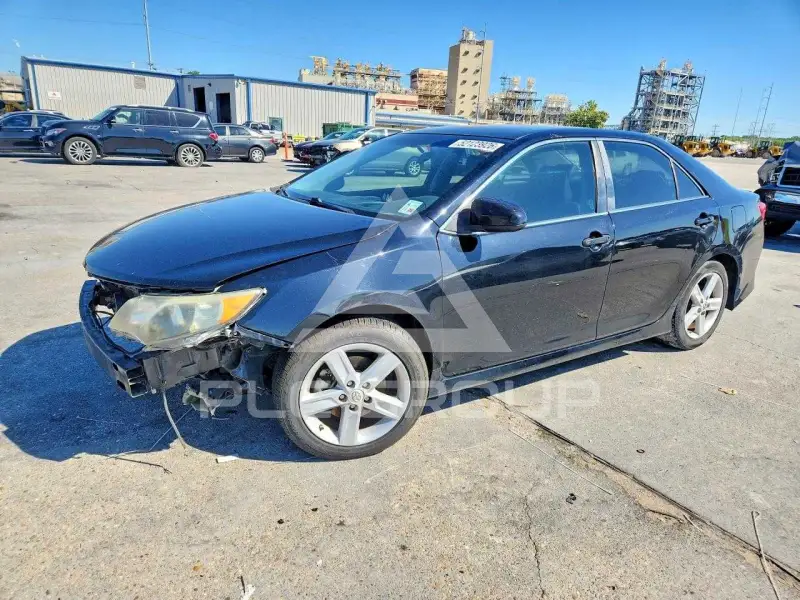 2012 Toyota CAMRY фото