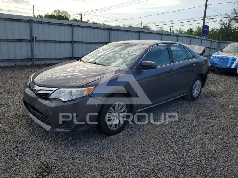 2012 Toyota CAMRY фото