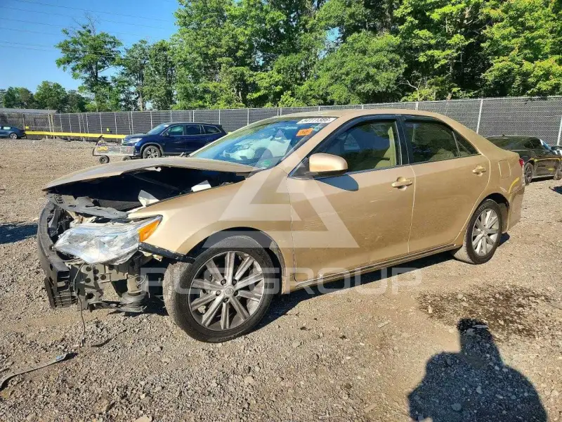 2012 Toyota CAMRY фото