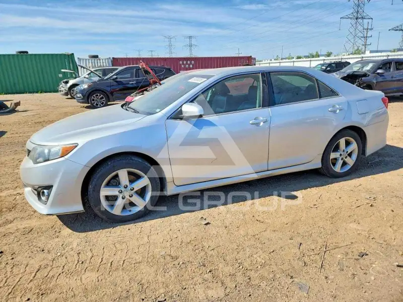 2012 Toyota CAMRY фото