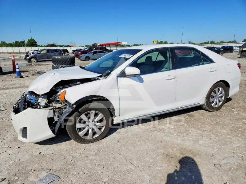 2012 Toyota CAMRY фото
