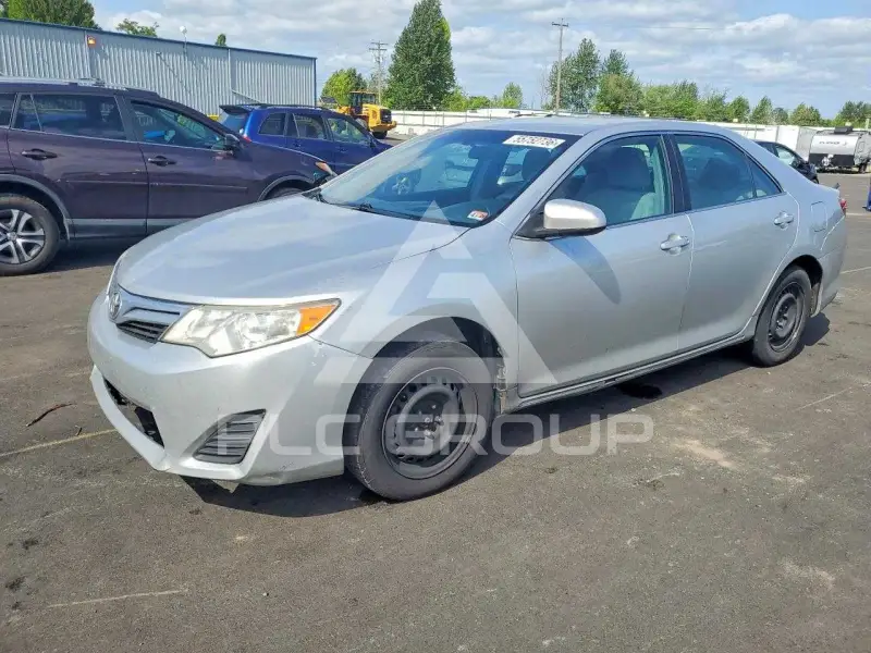 2012 Toyota CAMRY фото
