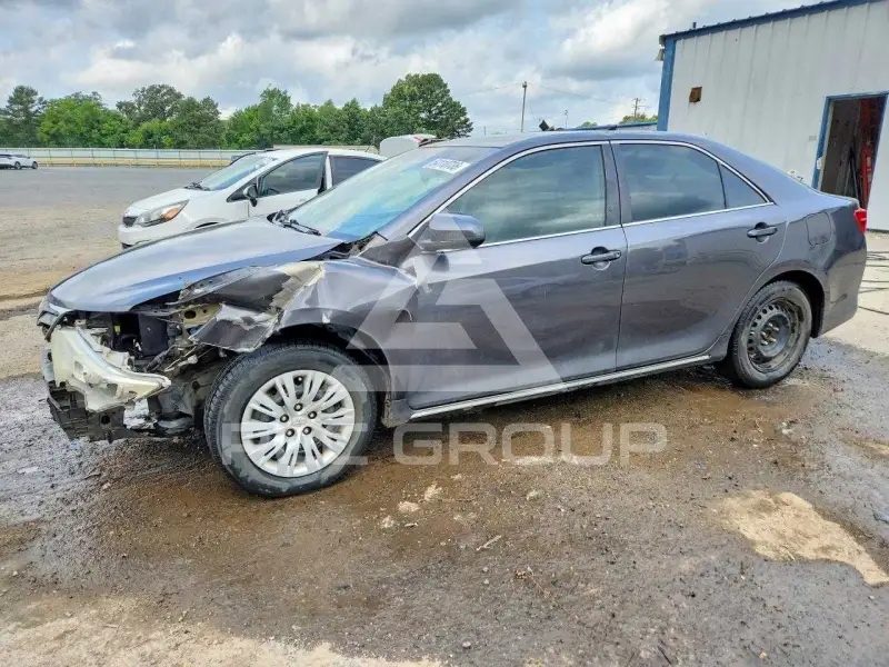 2012 Toyota CAMRY фото